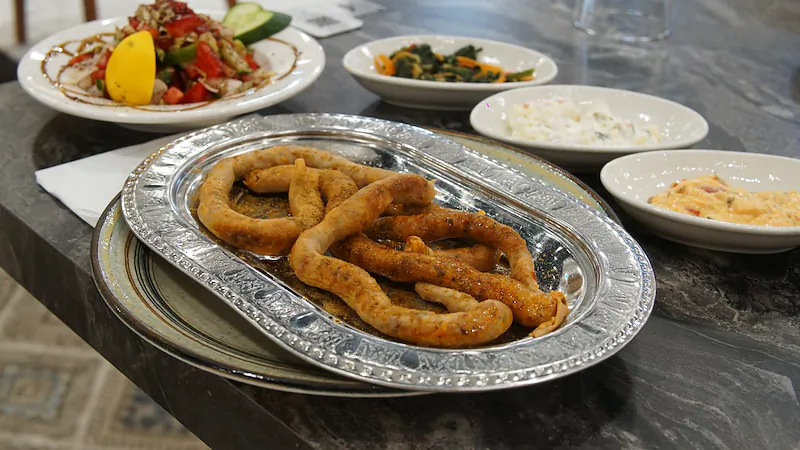 Gümüş tepside mumbar